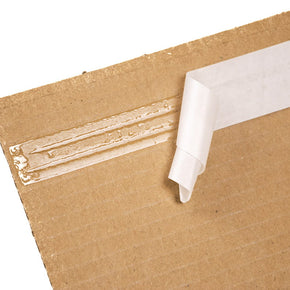 Buchumschlag aus Karton mit Klebeband