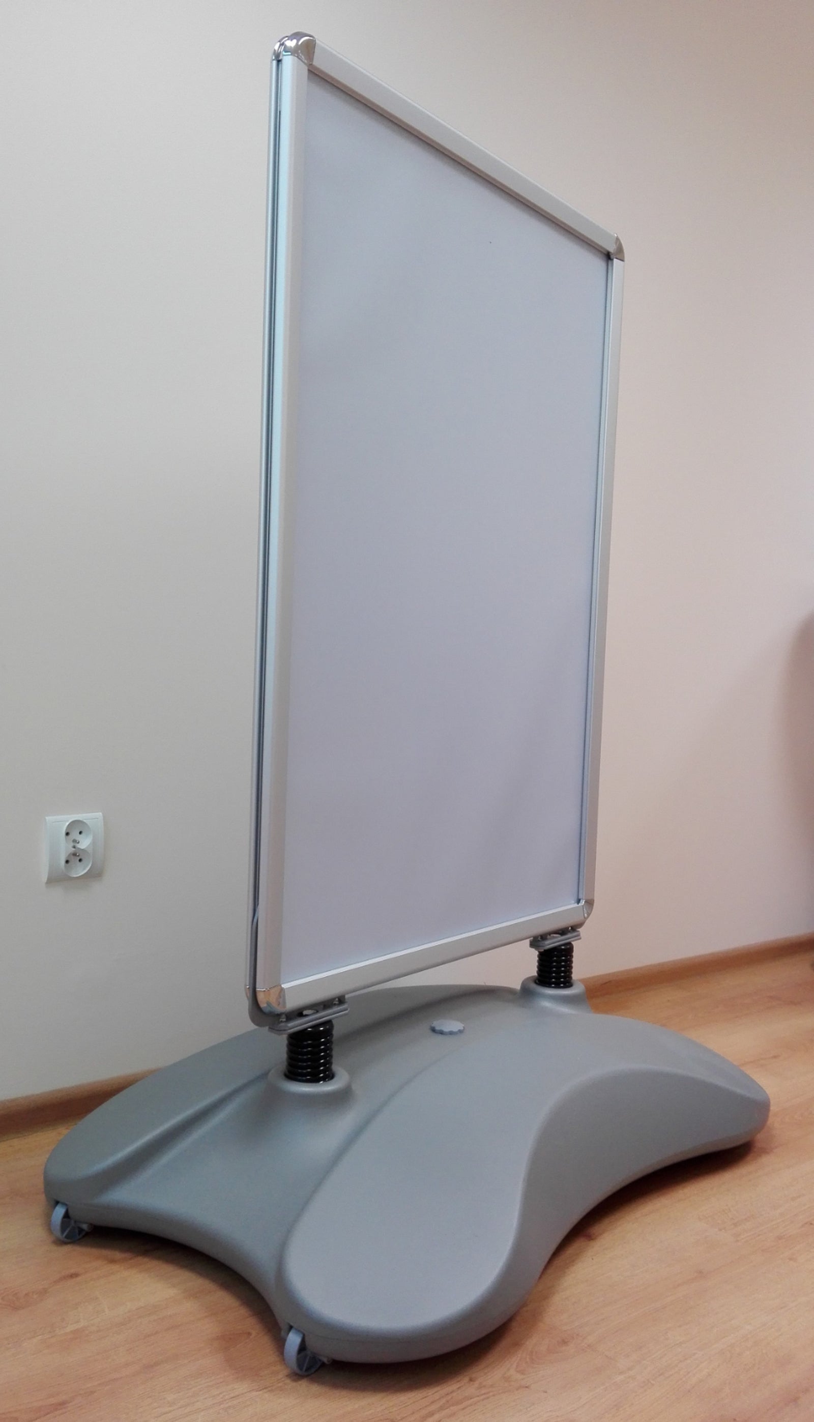 Kundenstopper Outdoor A1