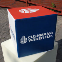 Sitzwürfel 45×45 mit Branding