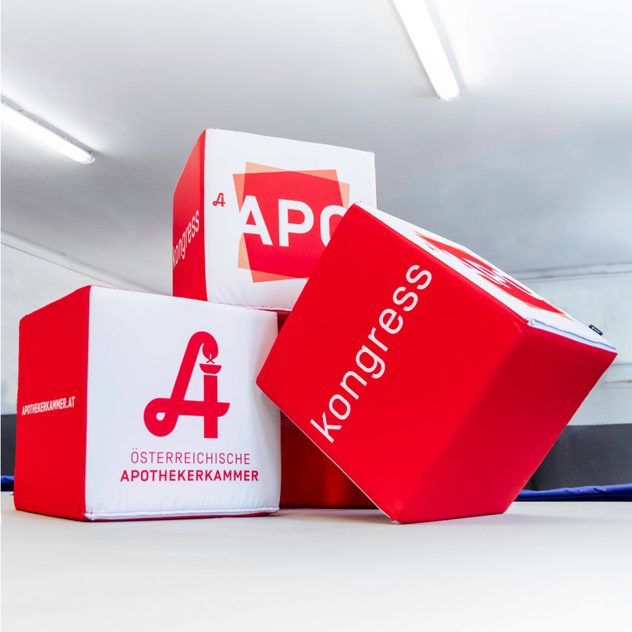Sitzwürfel aus Schaumstoff mit Branding