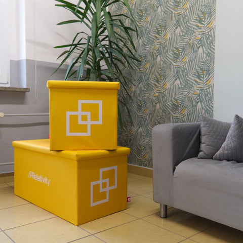 Faltbarer Sitzwürfel mit Stauraum und Logodruck
