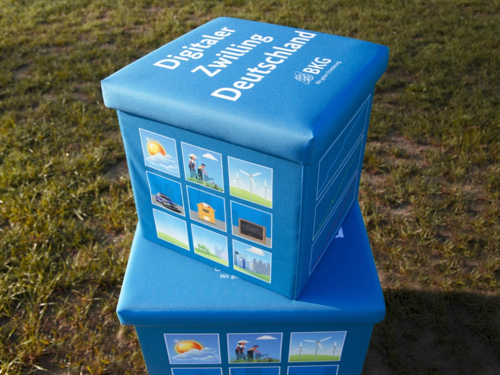 Sitzwürfel faltbar mit Logo