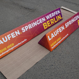 Softbanden für Fußballplatz oder Sporthalle mit Logos der Sponsoren bedrucken