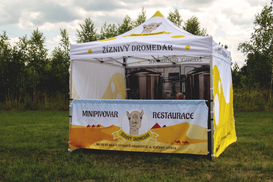 Pavillon 3x3 mit Logodruck Rückwand und Halbwand
