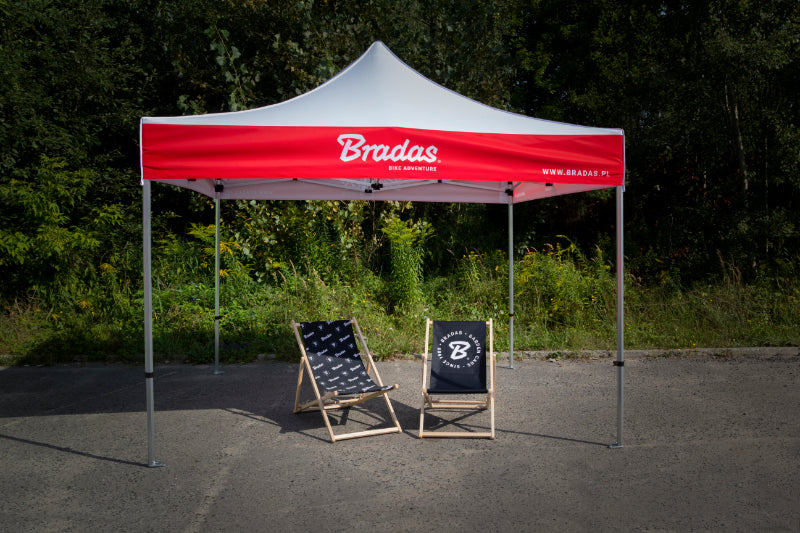 Messezelt 3x3 mit Logodruck am Dach