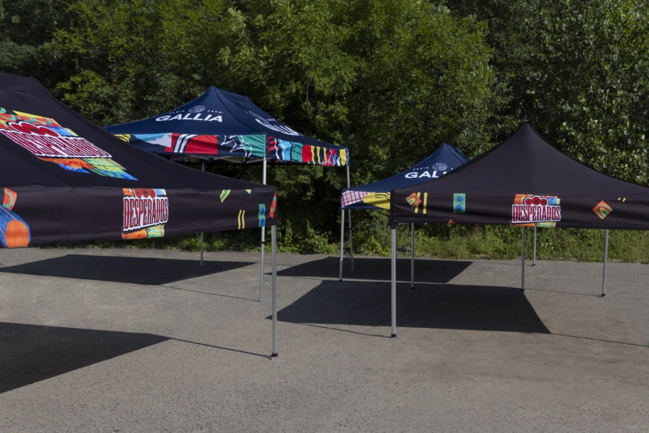 Faltpavillons 3x3 mit Logodruck am Dach