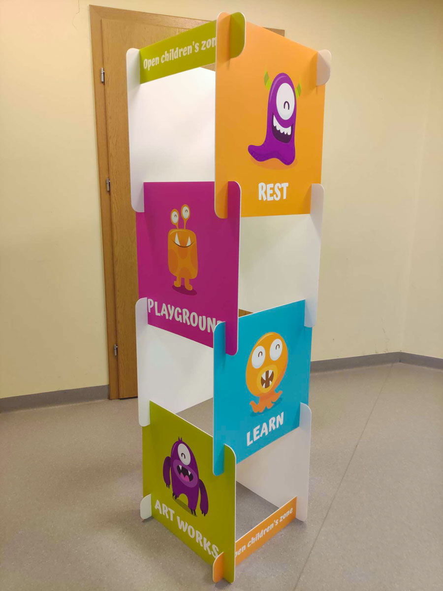Module Totem aus Karton individuell bedruckt
